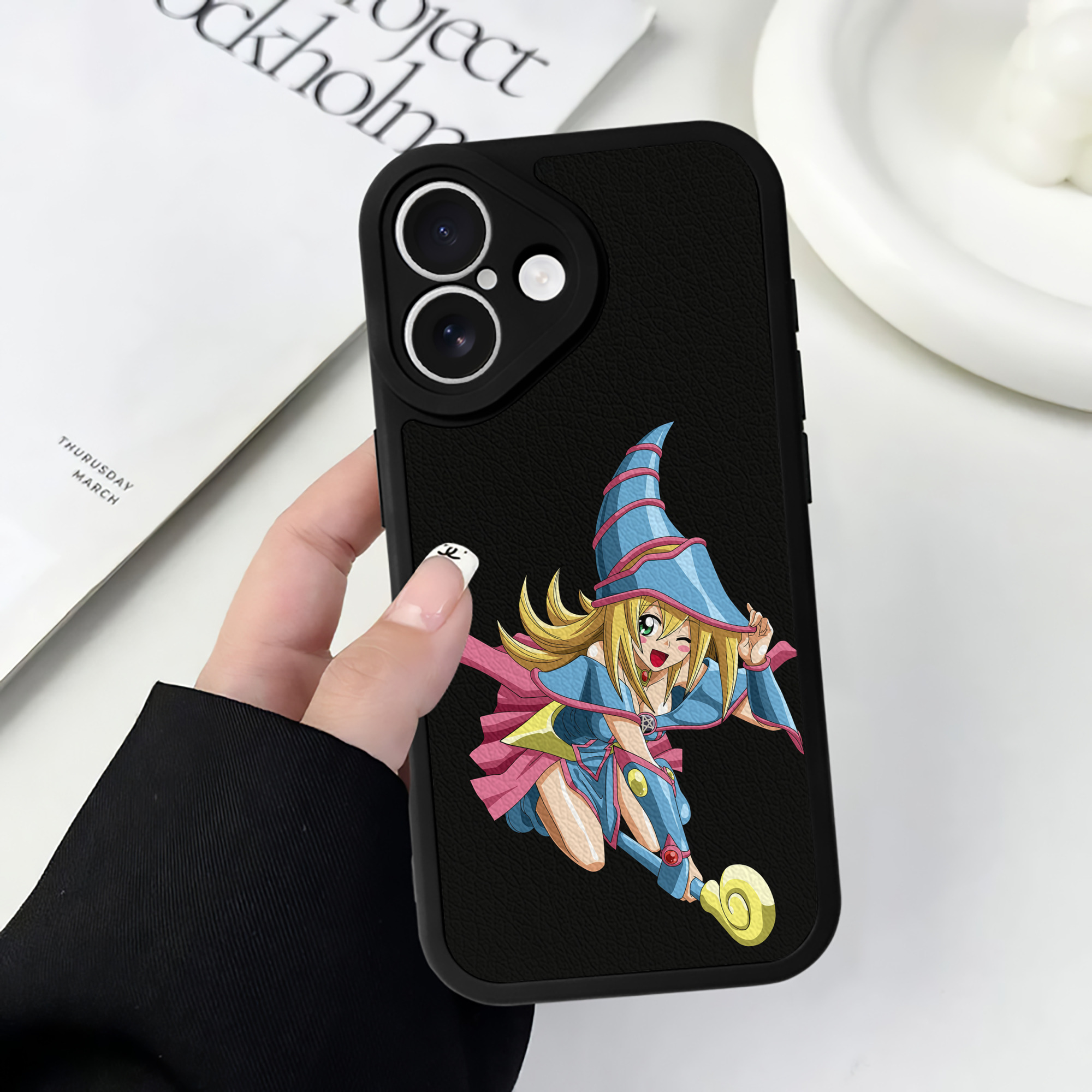 遊☆戯☆王 Yu-Gi-Oh! 【iPhone 16シリーズ対応】シリコンスマホケース（レザー調） 材質：シリコン